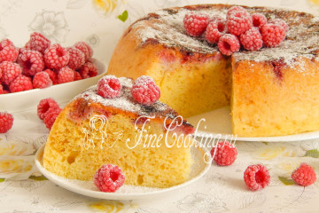 Сочный кукурузный пирог с ягодами в мультиварке