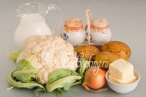 Продукты для супа-пюре из цветной капусты: сливки, картофель, лук и сливочное масло