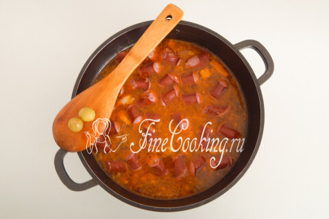 Оливки без косточек, добавляемые в суп с мясом и овощами