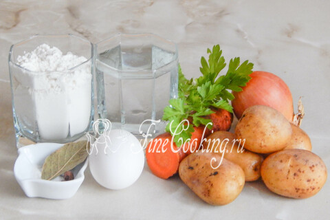 Картофель, морковь, лук, яйца, мука пшеничная и специи для супа затирка