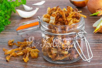 Сушеный жареный лук (хрустящий) на зиму