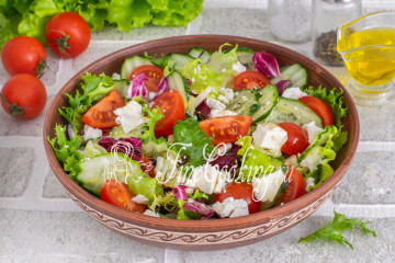 Свежий салат с брынзой