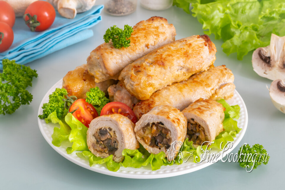 Свиные рулетики с грибами и сыром — готовое блюдо