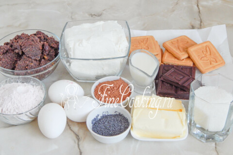 Продукты для сырника с маком: песочное печенье, какао, творог, сахар, яйца и маковая масса