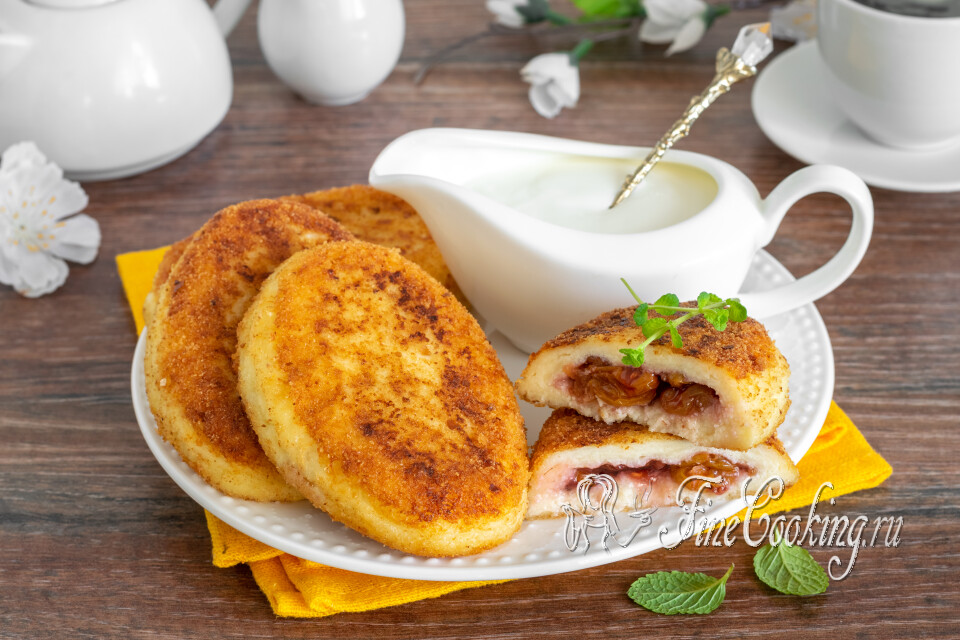 Сырники по-киевски — готовое блюдо