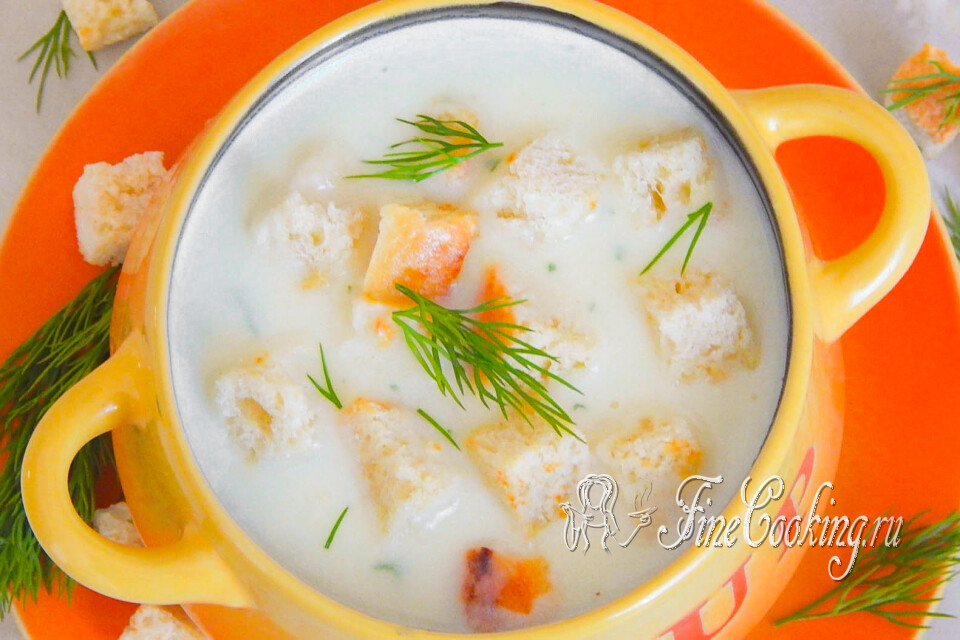 Сырный суп-пюре с гренками — готовое блюдо