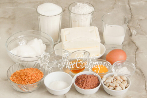 Продукты для торта Ленинградский: мука, масло, сахар, помадка, арахис и какао-порошок.