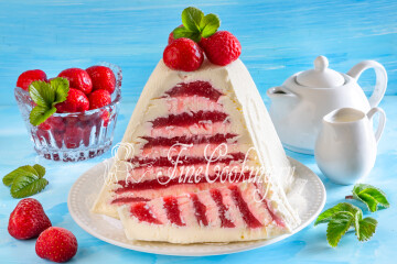 Творожная пасха с клубничной начинкой