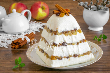 Творожная пасха с яблоками, изюмом и корицей