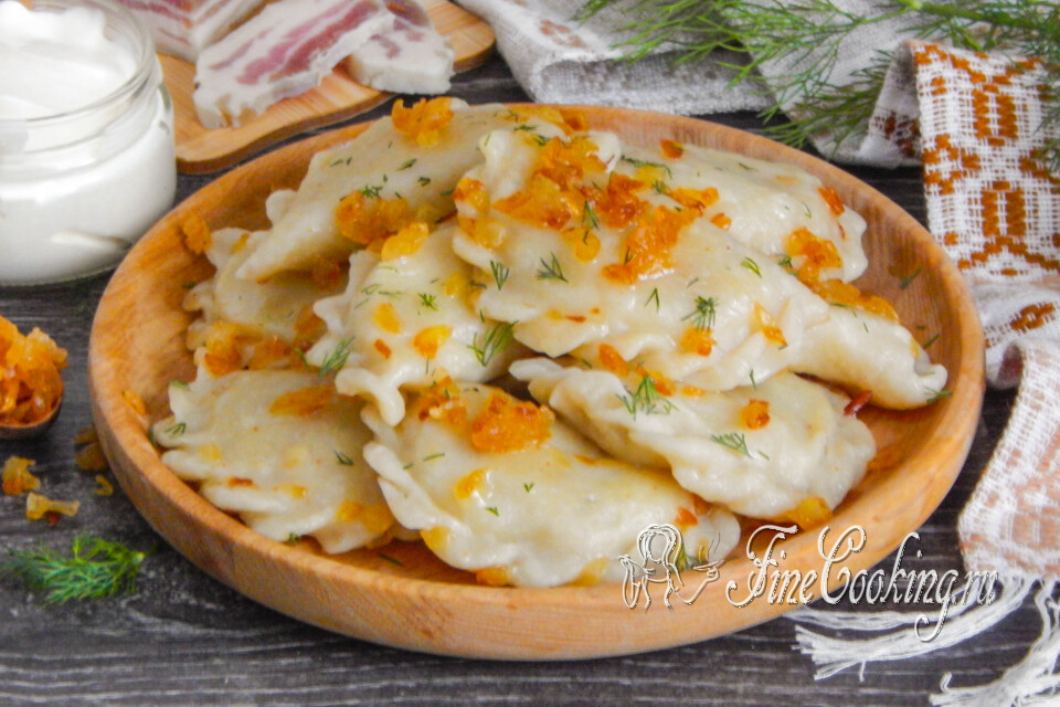 Вареники с картошкой — готовое блюдо