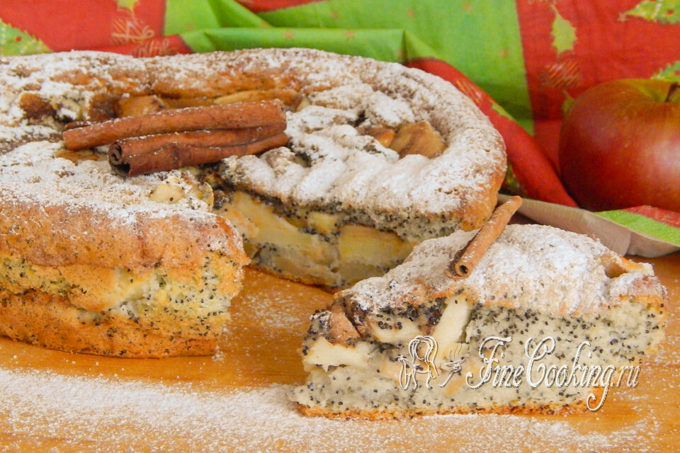 Яблочная шарлотка с маком — готовое блюдо