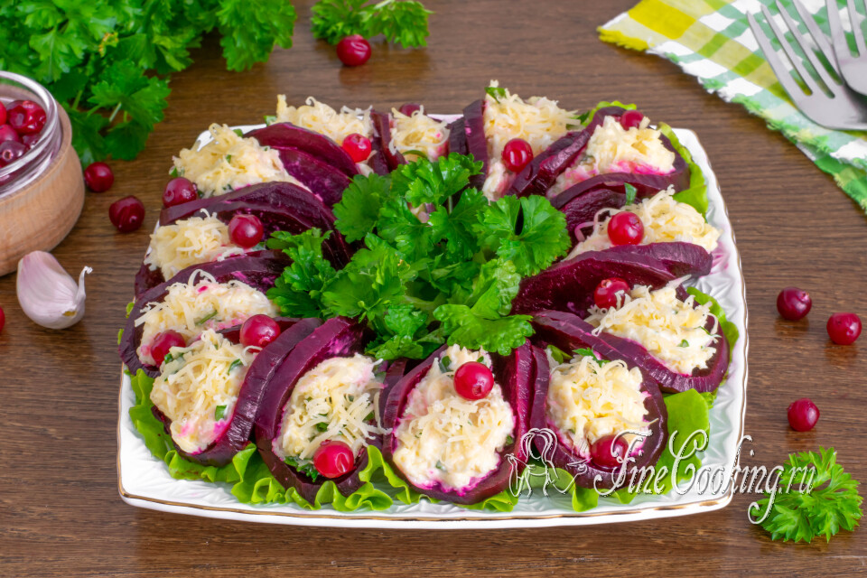Закуска из свеклы с сыром — готовое блюдо