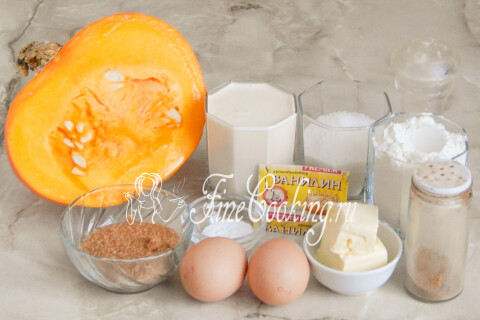 Продукты для теста: мука, ряженка, яйца, сливочное масло, сахар, сода, а также тыква и корица