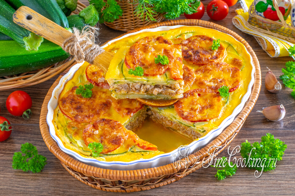 Запеканка из кабачка, фарша, помидоров и сыра в духовке — готовое блюдо