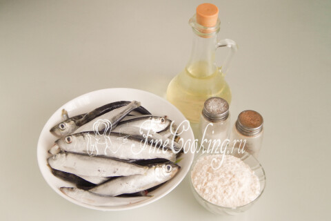 Продукты для жареной салаки: рыба, растительное масло, пшеничная мука, соль и перец